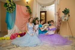 Платье в пол, перчатки, веер. Кизильские ребята посетили фестиваль исторических танцев
